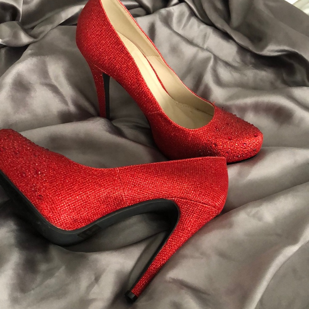 Heels never worn